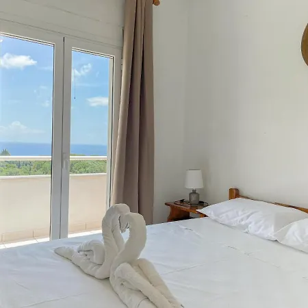 Amazona And Lejlighedshotel Spartià