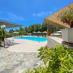 Aparthotel Amazona Apartments&studios