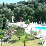 Amazona Apartments&studios 3*